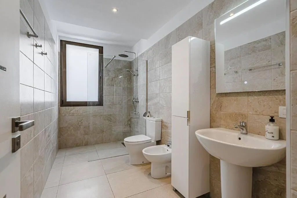 Villa Riviera De 4 Dormitorios Con Piscina. Costa Adeje  0*, Costa Adeje (Tenerife) Španělsko
